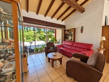 Maison d’architecte atypique avec jardin arboré, terrasses et spa à Lézignan-Corbières