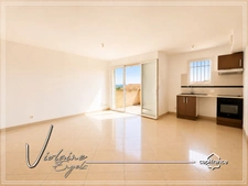 Family Home with Garden, Terraces and Garage in Narbonne