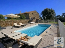 Domaine de caractère – 46 ha, mas en pierre, vignoble bio AOC, gîtes et piscine – Minervois