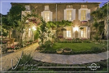 Olonzac – Exceptional 408 m² property with pool, garden and two independent homes – high-yield holiday rental business