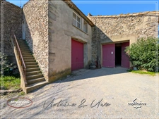 Domaine viticole d'exception de 47 hectares avec mas en pierre, gîtes et vignoble AOC Minervois – Hérault