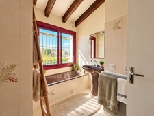Maison d’architecte atypique avec jardin arboré, terrasses et spa à Lézignan-Corbières
