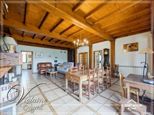 Large family home with outbuildings, swimming pool and spacious workshop in Pépieux (Aude – Minervois)