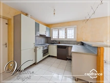 Covered Pool Family Home with Garage – Narbonne, South of France