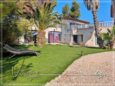 Bages – Sea and Lagoon View: Exceptional 540 m² Villa with 7 Suites and Landscaped Garden