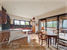 Large family home with outbuildings, swimming pool and spacious workshop in Pépieux (Aude – Minervois)