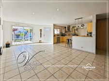 Villa de plain-pied lumineuse avec jardin piscinable et garage – Félines-Minervois