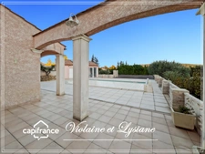 Villa de plain-pied avec piscine, dépendances et grand jardin à Bize-Minervois