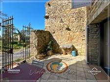 Domaine viticole d'exception de 47 hectares avec mas en pierre, gîtes et vignoble AOC Minervois – Hérault
