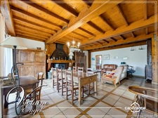 Grande maison familiale avec dépendances, piscine et vaste atelier à Pépieux (Aude – Minervois)
