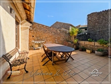 Maison de caractère avec tour médiévale, terrasse plein sud et grand garage – Cesseras