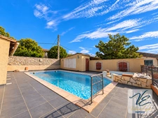 Maison à vendre à Pépieux – 4 chambres, piscine, jardin et très grand garage