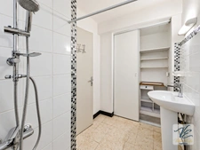 **Renovated house for sale in Siran – 3 bedrooms, terrace, courtyard and large garage**