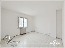 Covered Pool Family Home with Garage – Narbonne, South of France