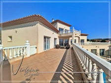 Bages – Sea and Lagoon View: Exceptional 540 m² Villa with 7 Suites and Landscaped Garden