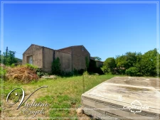 Character Property to Renovate with Building Land – High Investment Potential – South of France (Oupia, Minervois)