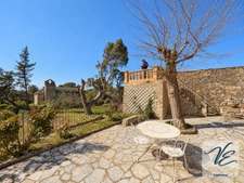 Domaine de caractère – 46 ha, mas en pierre, vignoble bio AOC, gîtes et piscine – Minervois