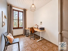 À AZILLE – MAISON BOURGEOISE RÉNOVÉE DE 259 M² AVEC 5 CHAMBRES, JARDIN PISCINABLE, PUITS ET GARAGE
