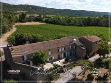 Domaine viticole d'exception de 47 hectares avec mas en pierre, gîtes et vignoble AOC Minervois – Hérault