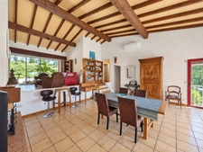 Maison d’architecte atypique avec jardin arboré, terrasses et spa à Lézignan-Corbières