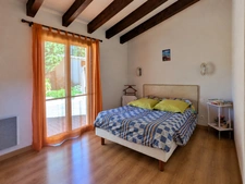 Maison d’architecte atypique avec jardin arboré, terrasses et spa à Lézignan-Corbières