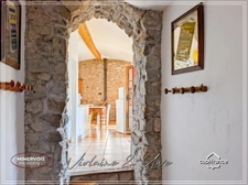 Maison de caractère avec tour médiévale, terrasse plein sud et grand garage – Cesseras