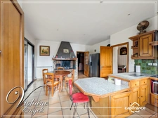 Large family home with outbuildings, swimming pool and spacious workshop in Pépieux (Aude – Minervois)