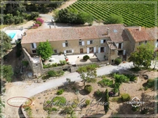 Domaine viticole d'exception de 47 hectares avec mas en pierre, gîtes et vignoble AOC Minervois – Hérault