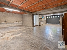 **Renovated house for sale in Siran – 3 bedrooms, terrace, courtyard and large garage**