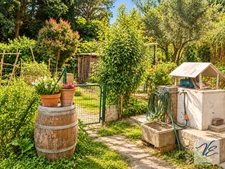 À AZILLE – MAISON BOURGEOISE RÉNOVÉE DE 259 M² AVEC 5 CHAMBRES, JARDIN PISCINABLE, PUITS ET GARAGE