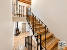 À AZILLE – MAISON BOURGEOISE RÉNOVÉE DE 259 M² AVEC 5 CHAMBRES, JARDIN PISCINABLE, PUITS ET GARAGE