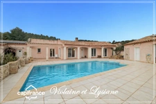 Villa de plain-pied avec piscine, dépendances et grand jardin à Bize-Minervois