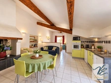 Domaine de caractère – 46 ha, mas en pierre, vignoble bio AOC, gîtes et piscine – Minervois