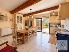 Domaine de caractère – 46 ha, mas en pierre, vignoble bio AOC, gîtes et piscine – Minervois