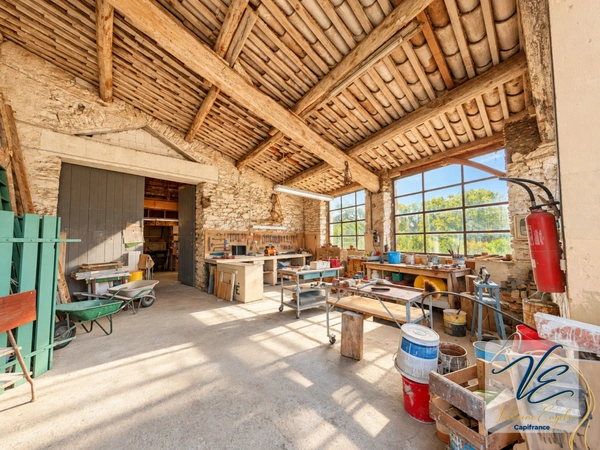 Atelier en pierre à vendre à Pépieux – 233 m² avec mezzanine
