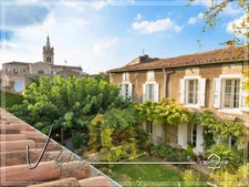 Olonzac – Exceptional 408 m² property with pool, garden and two independent homes – high-yield holiday rental business