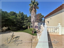 Bages – Sea and Lagoon View: Exceptional 540 m² Villa with 7 Suites and Landscaped Garden