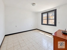 **Renovated house for sale in Siran – 3 bedrooms, terrace, courtyard and large garage**