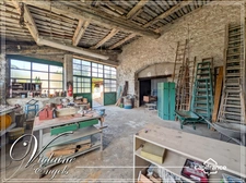 Large family home with outbuildings, swimming pool and spacious workshop in Pépieux (Aude – Minervois)