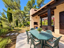 Maison d’architecte atypique avec jardin arboré, terrasses et spa à Lézignan-Corbières