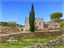 Villa de plain-pied avec piscine, dépendances et grand jardin à Bize-Minervois