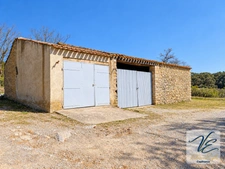 Domaine de caractère – 46 ha, mas en pierre, vignoble bio AOC, gîtes et piscine – Minervois