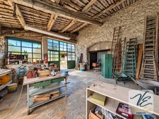 Atelier en pierre à vendre à Pépieux – 233 m² avec mezzanine