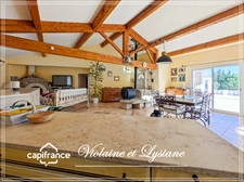 Villa de plain-pied avec piscine, dépendances et grand jardin à Bize-Minervois