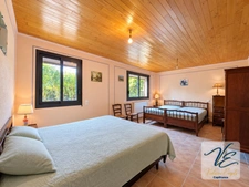 Maison à vendre à Pépieux – 4 chambres, piscine, jardin et très grand garage