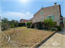 Maison de caractère rénovée avec ascenseur, jardin piscinable – Villedaigne