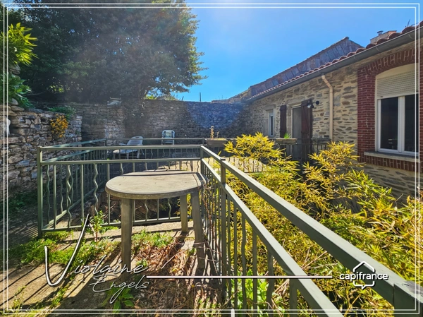Ancien couvent du XIXᵉ siècle avec terrasses et jardins – Courniou, Haut-Languedoc