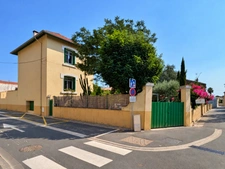 **Renovated character house with garden and private parking near Béziers**