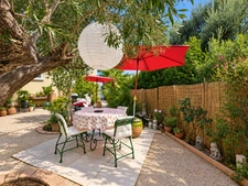 **Renovated character house with garden and private parking near Béziers**