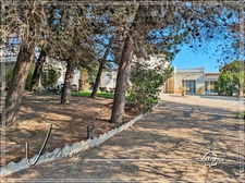 Bages – Sea and Lagoon View: Exceptional 540 m² Villa with 7 Suites and Landscaped Garden